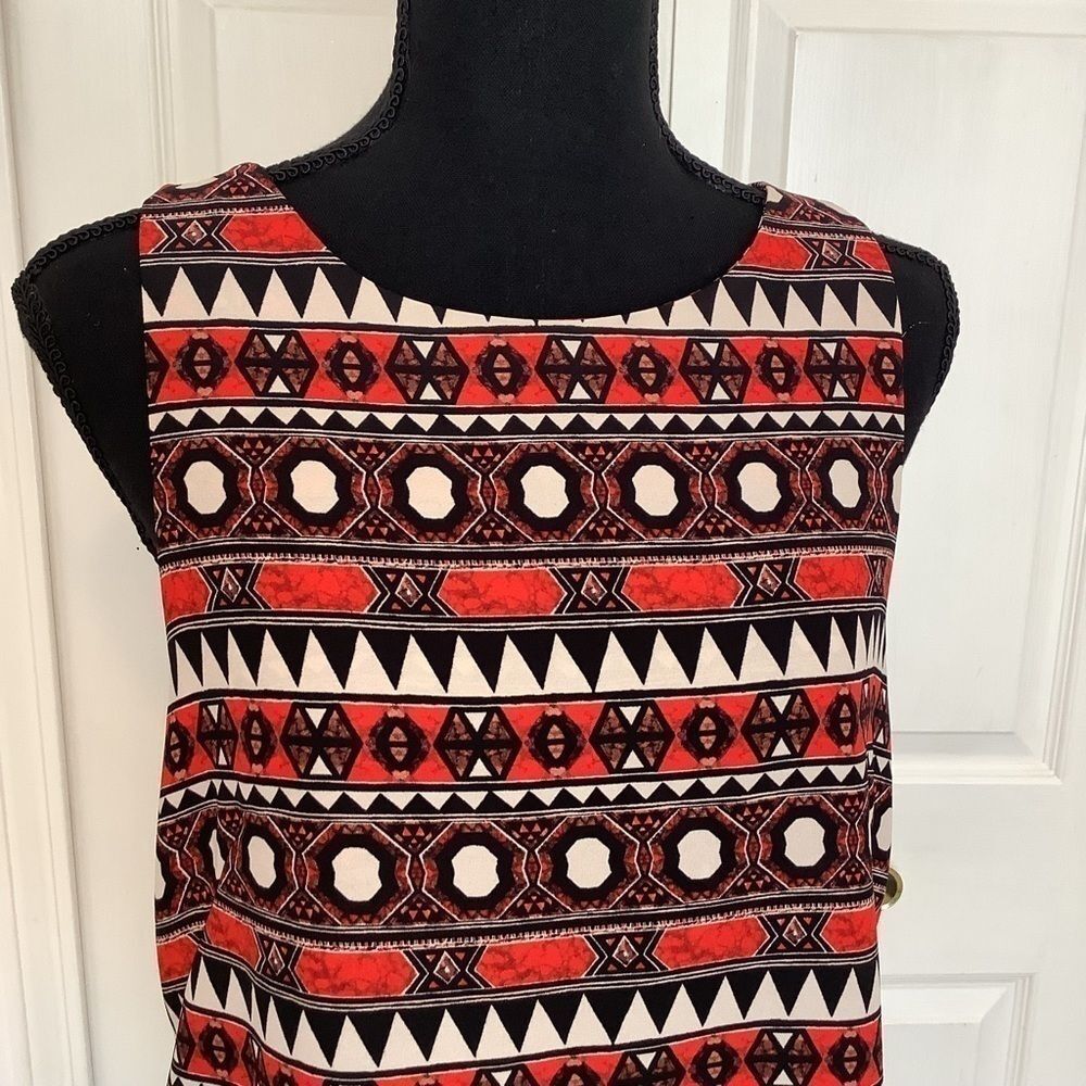 H&M woman’s tribal sleeveless dress. Size 8 - Picture 3 of 5